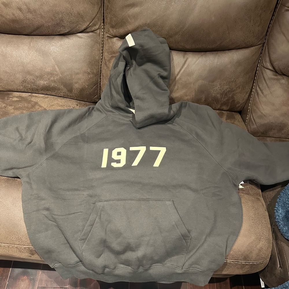 1977 Essentials Fear Of God oversized Hoodie. NEW NEVER WORN. Size SML (S)